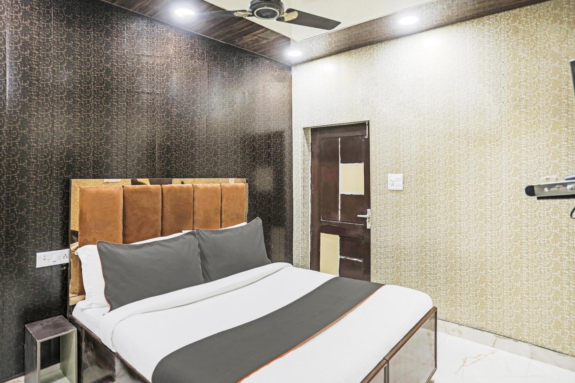 Hotel O Kashish Residency Near Model Town Metro Station นิวเดลี ภายนอก รูปภาพ