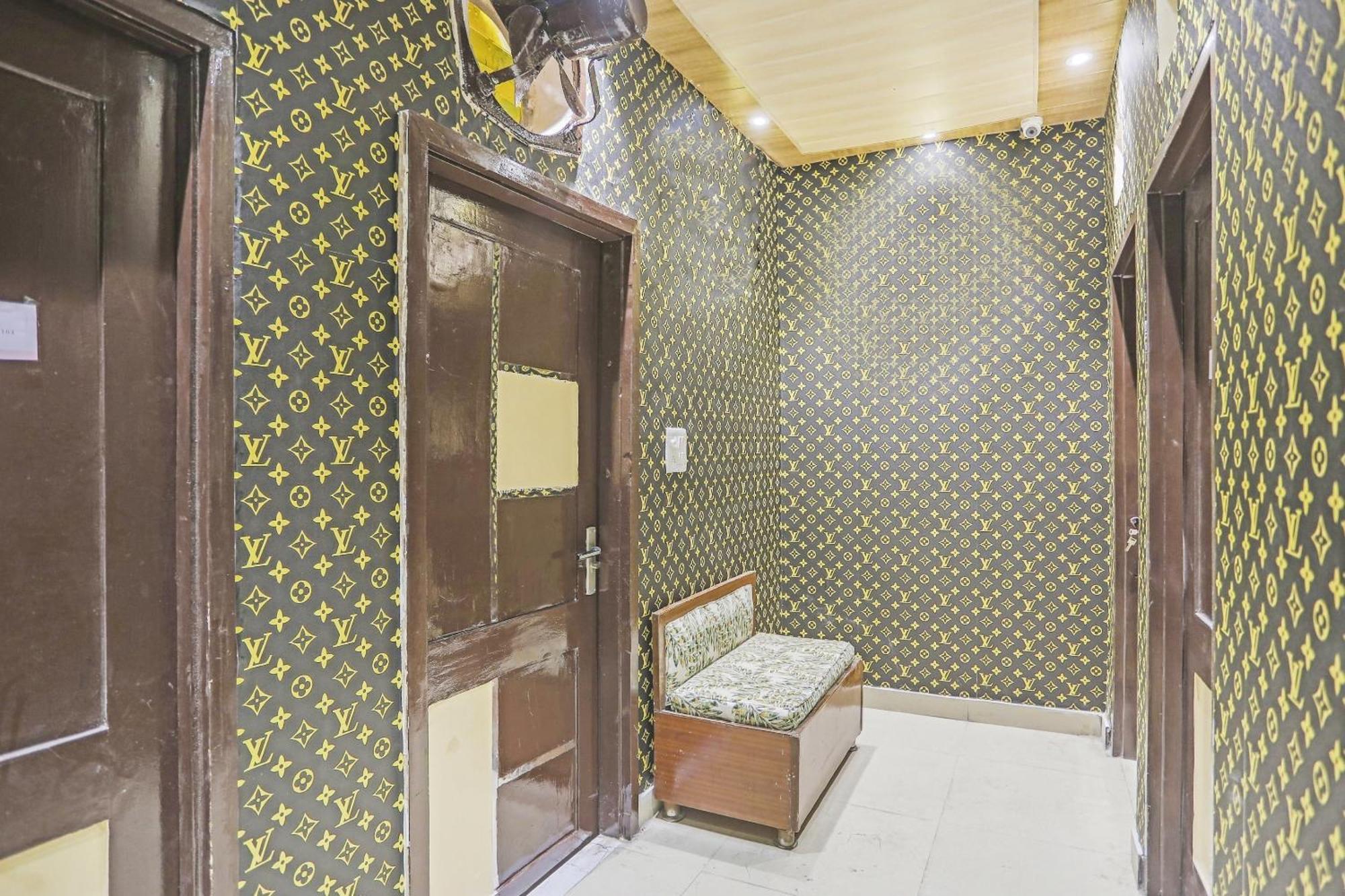 Hotel O Kashish Residency Near Model Town Metro Station นิวเดลี ภายนอก รูปภาพ