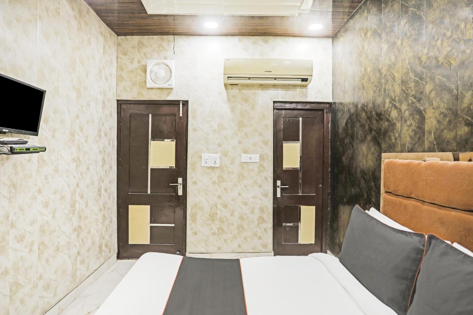Hotel O Kashish Residency Near Model Town Metro Station นิวเดลี ภายนอก รูปภาพ