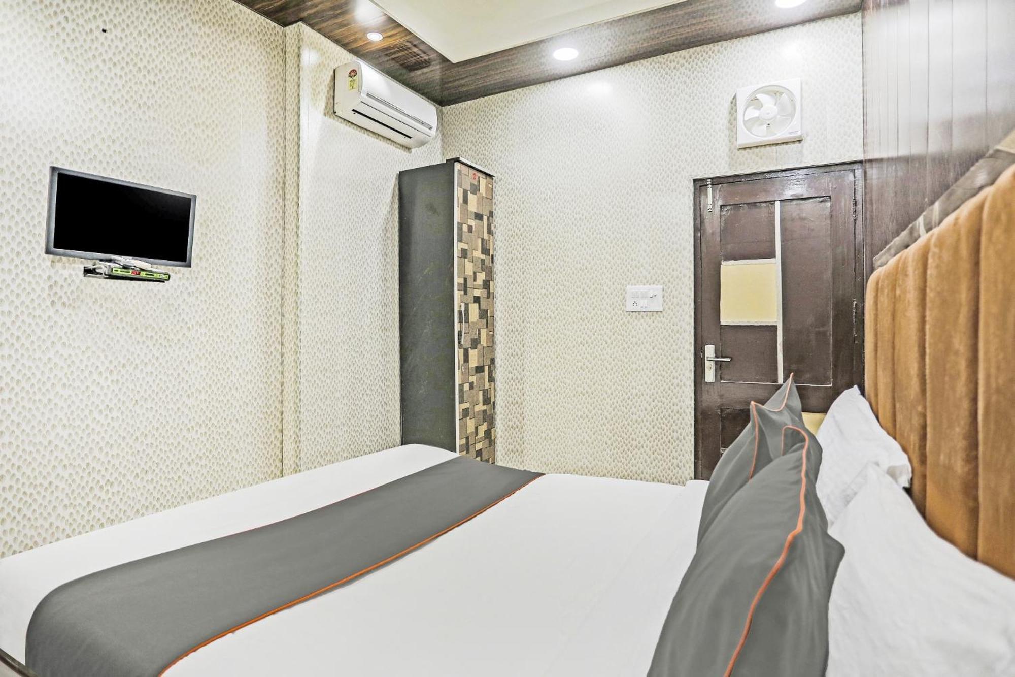 Hotel O Kashish Residency Near Model Town Metro Station นิวเดลี ภายนอก รูปภาพ